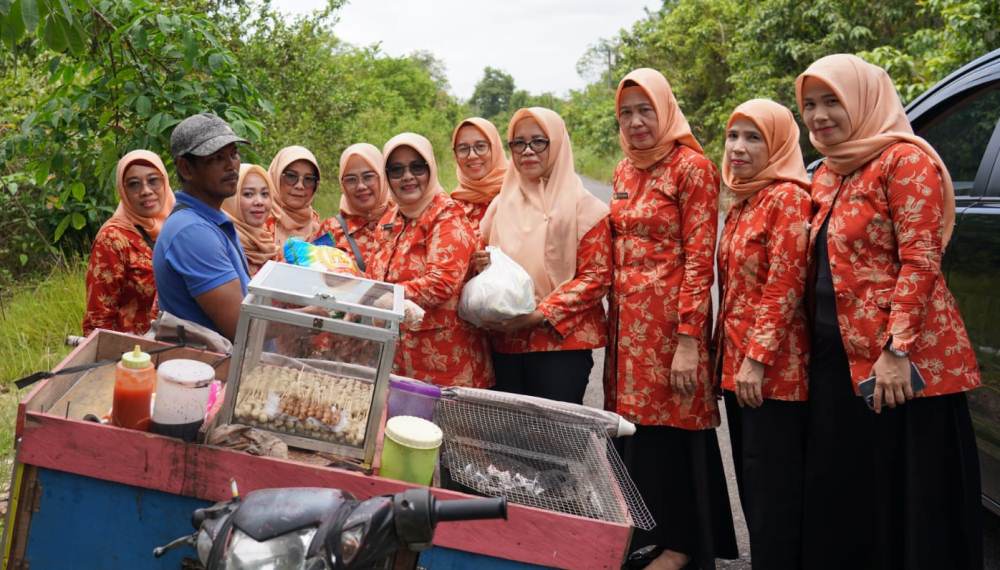 DWP Ogan Ilir, Berbagi Kasih Menyambut Ramadhan 1444 H, Bagikan 125 Paket Sembako