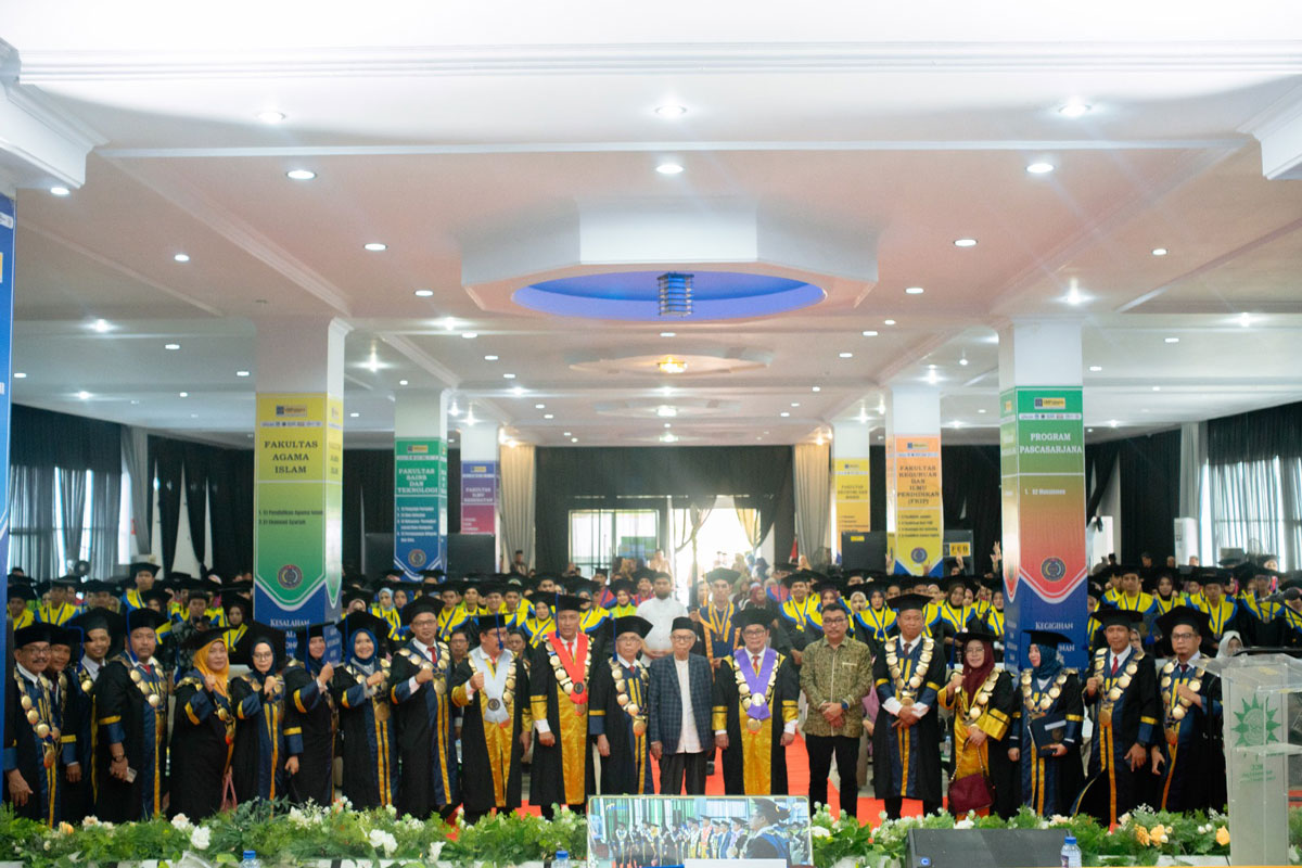 UM Palopo Wisuda 438 Sarjana Baru