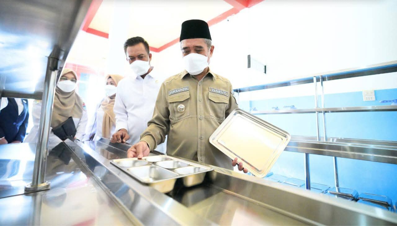 Wabup Ogan Ilir Resmikan Dapur MBG SPPG Tanjung Baru Petai 02  Tanjung Batu