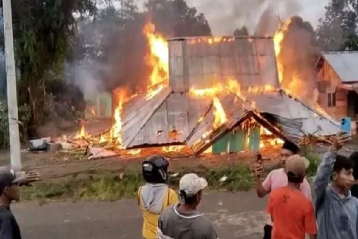 Petani Diserang Harimau, Warga Bakar Kantor Resor Kehutanan Suoh