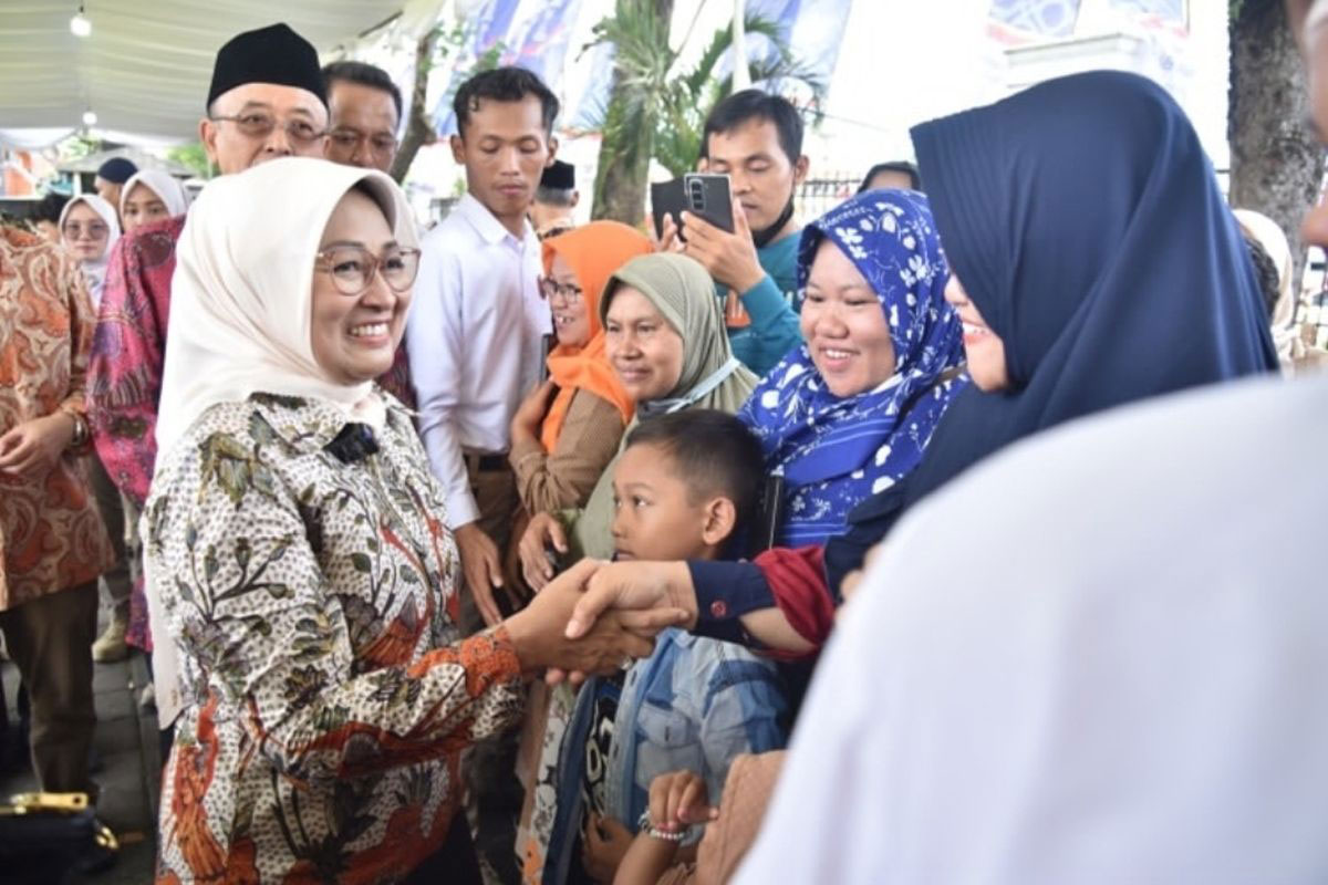 Bupati Kebumen Open House, 17.500 Porsi Makanan Ludes, Berkah Bagi PKL-Warga 