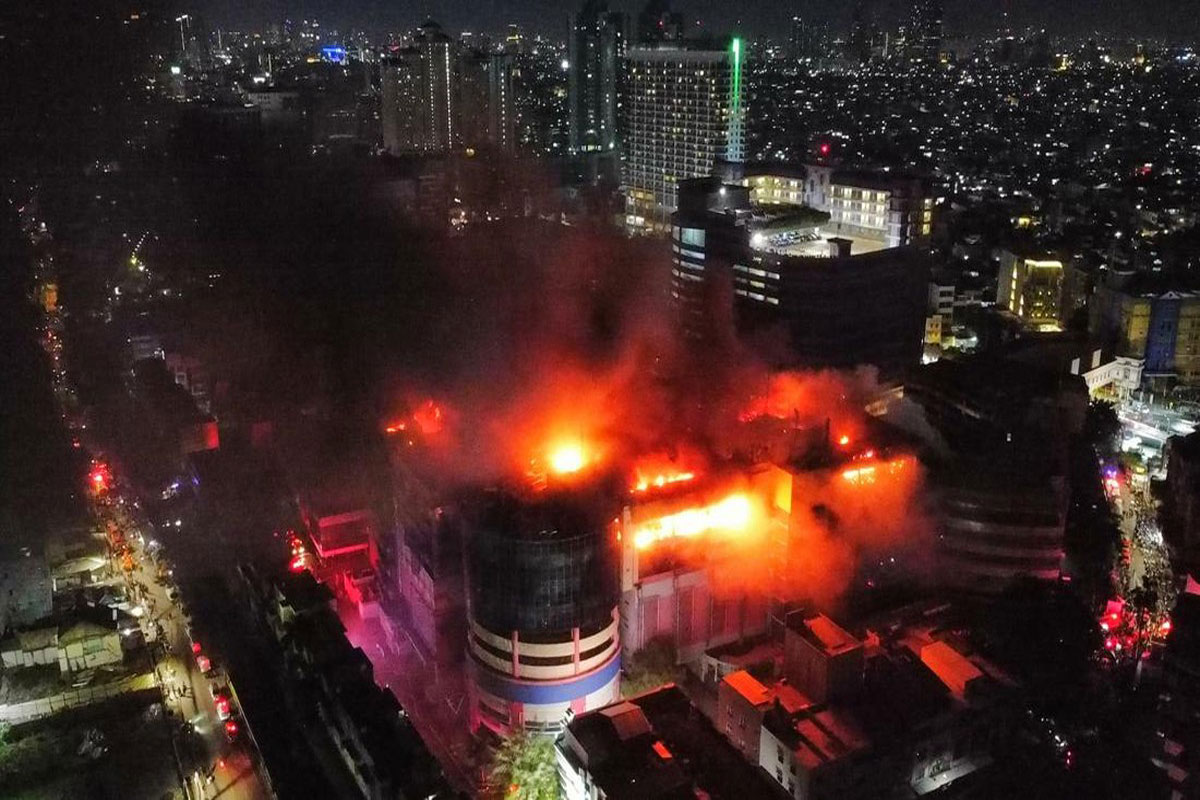 Glodok Plaza Terbakar, ini Penyebabnya