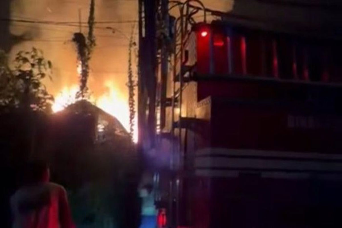 Pesta Kembang Api Hanguskan 10 Vila di Badung