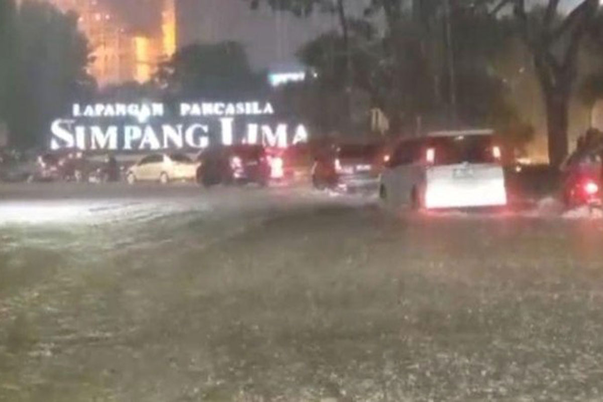 Banjir Kepung Kota Semarang, Ketinggian Air Mencapai 70 cm