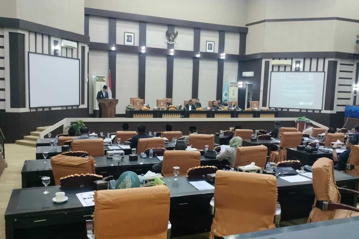 Pimpinan DPRD OKI Anggarkan Pembelian Mobil Dinas Rp5,1 Miliar, Masyarakat Protes