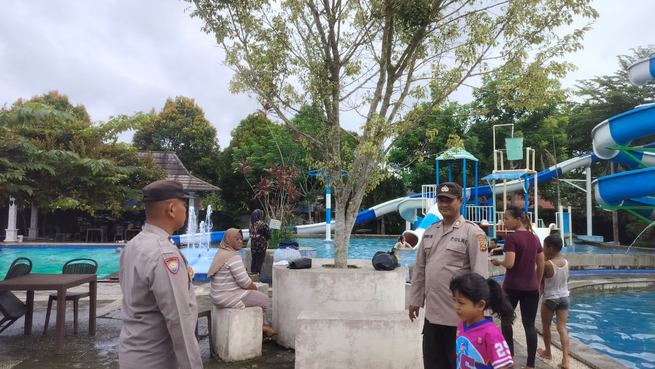 Ramai Pengunjung Libur Tahun Baru, Polsek Tanjung Batu Lakukan Pengamanan di Teraz Waterpark