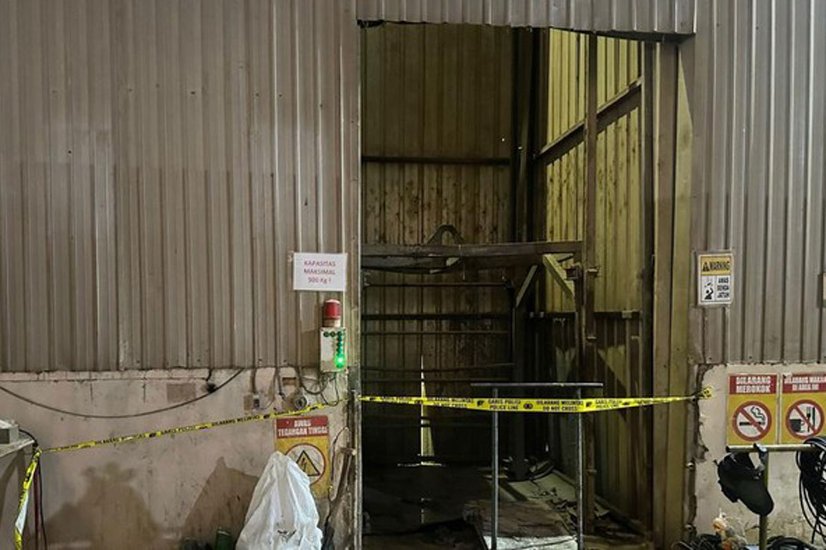 Lift Anjlok di Pabrik Pakan Ternak, 2 Pekerja Maintenance Tewas