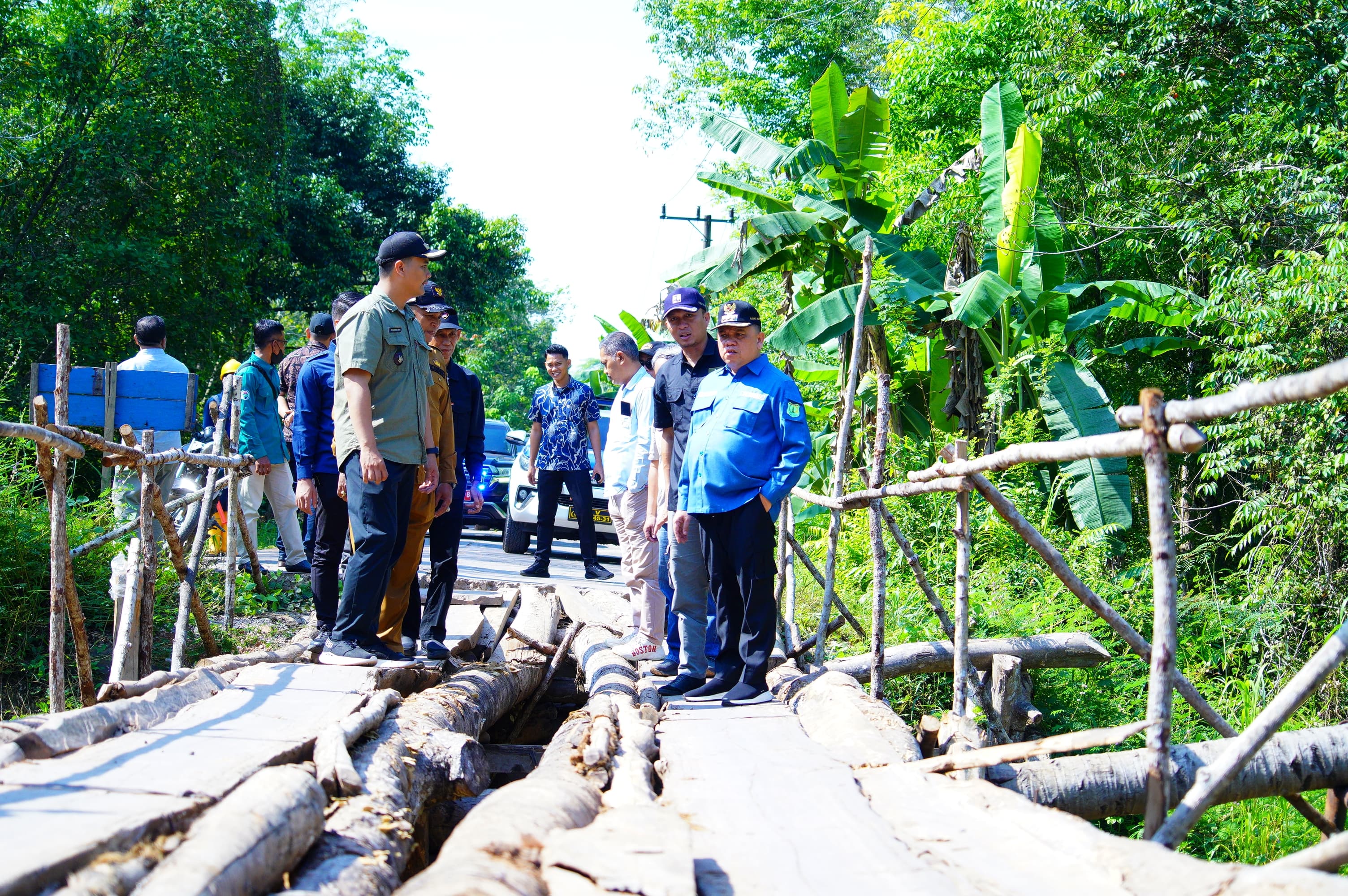 Tinjau Jalan-Jembatan Rusak di Desa Danau Cala, Pj Bupati Muba janji Diperbaiki Tahun ini