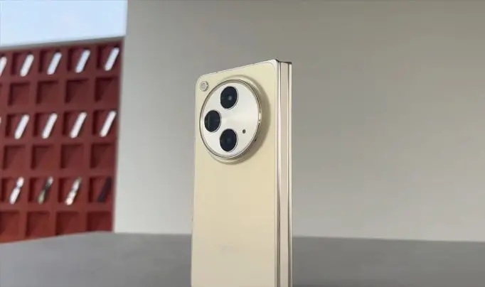 OPPO Find N5 : Ponsel Lipat, Desain Ultra Tipis dengan Layar AMOLED LTPO