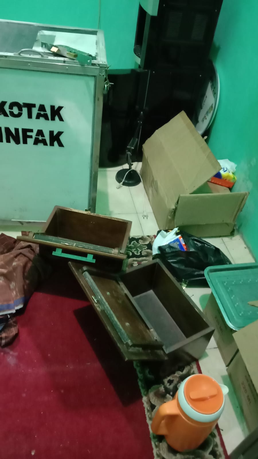 Uang Tiga Kotak Amal Masjid Al-Ihsan SMPN 1 Indralaya Di Gondol Maling