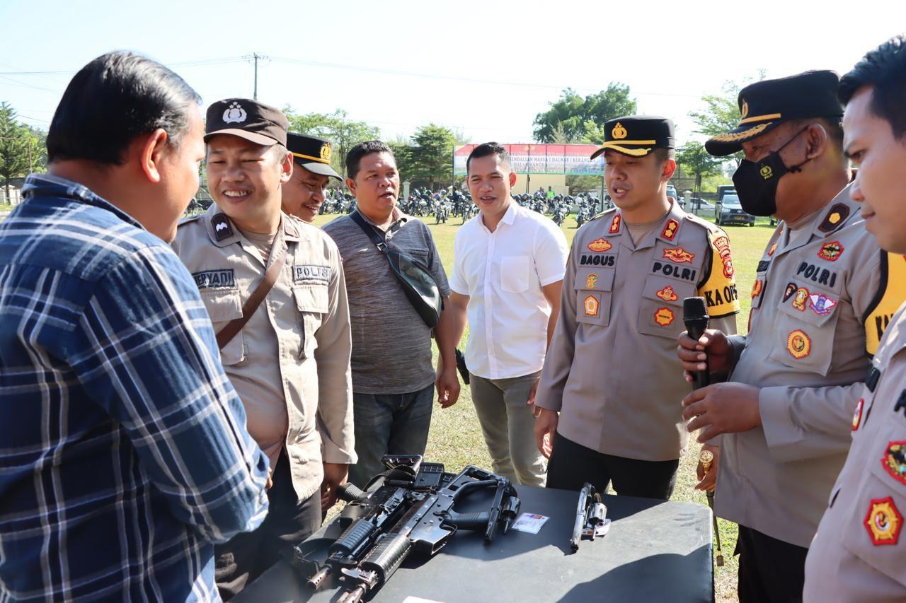 Kapolres Ogan Ilir Periksa Senpi dan Kendaraan Dinas