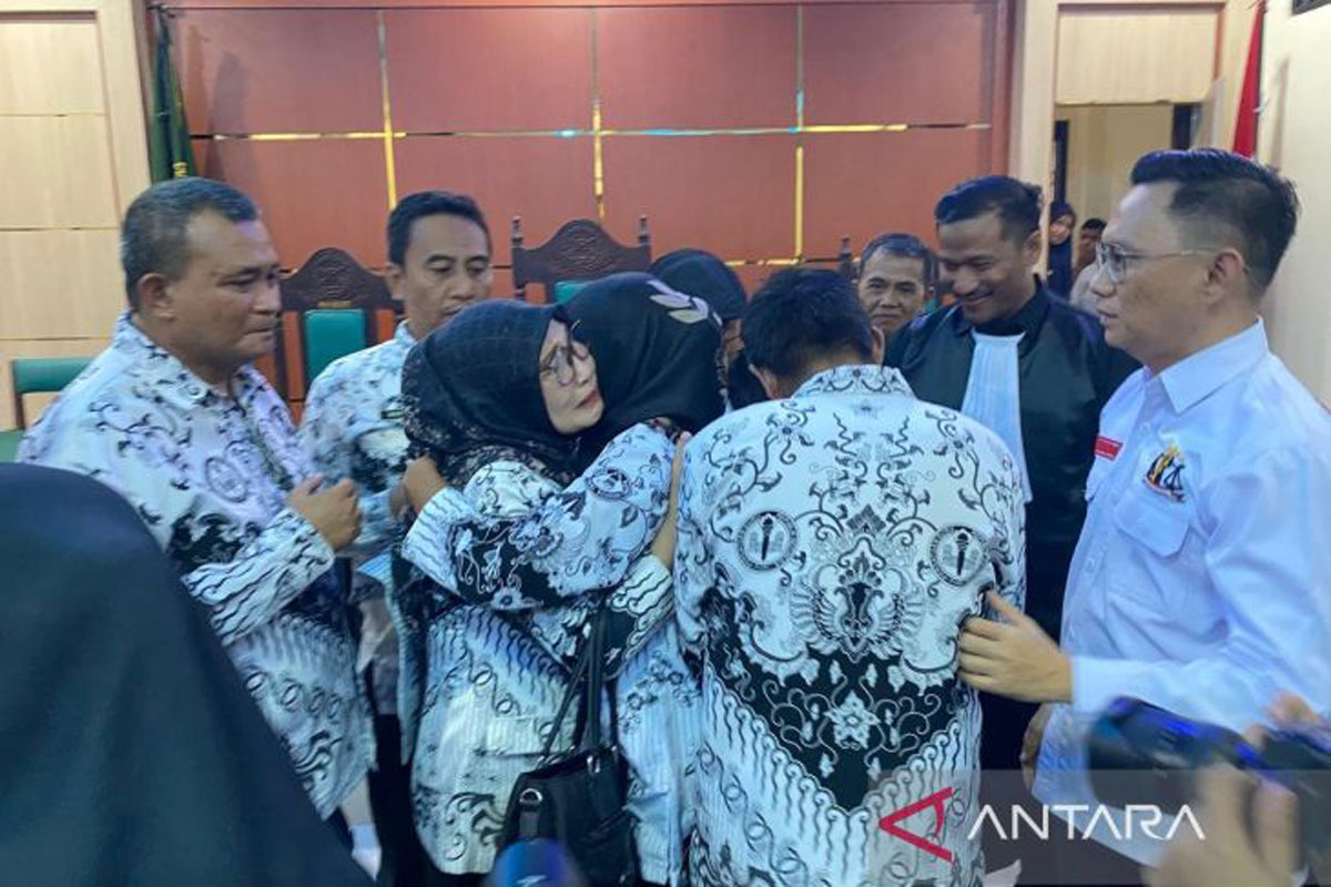 Akhirnya, Majelis Hakim PN Andoolo Vonis Bebas Guru Supriyani 