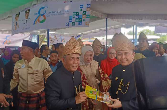 HUT, Pemkab OKI Gelar Pasar Murah, Bupati-Pj Gubernur Meninjau Langsung