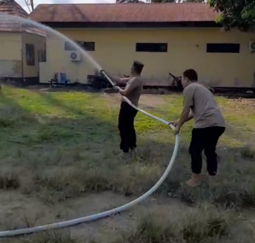 Antisipasi Musim Kemarau, Polsek Indralaya Lakukan Cek Alat  Pompa Air