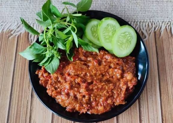 Cara Mudah Membuat Sambal Pecel Lele Enak dan Gurih