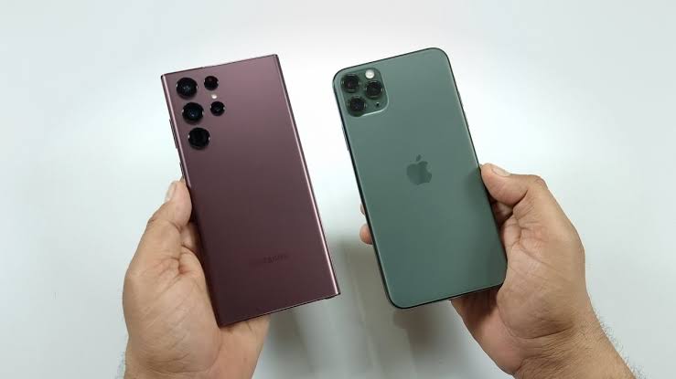 Intip Perbandingan Spesifikasi Samsung Galaxy S22 Ultra dengan iPhone 11 Pro Max, Selisih Harga Beda Tipis