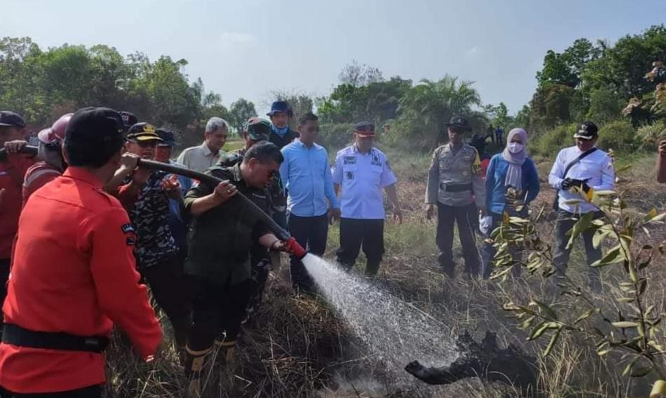 Wakil Menteri LHK Tinjau Berkas Karhutla Desa Palemraya  Ogan Ilir