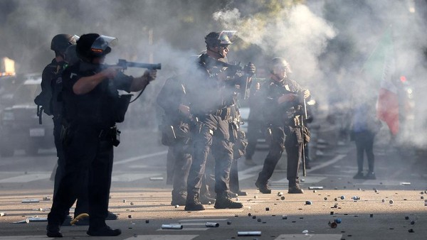 Pengerahan Pasukan Garda Nasional ke Los Angeles, Trump Dikecam