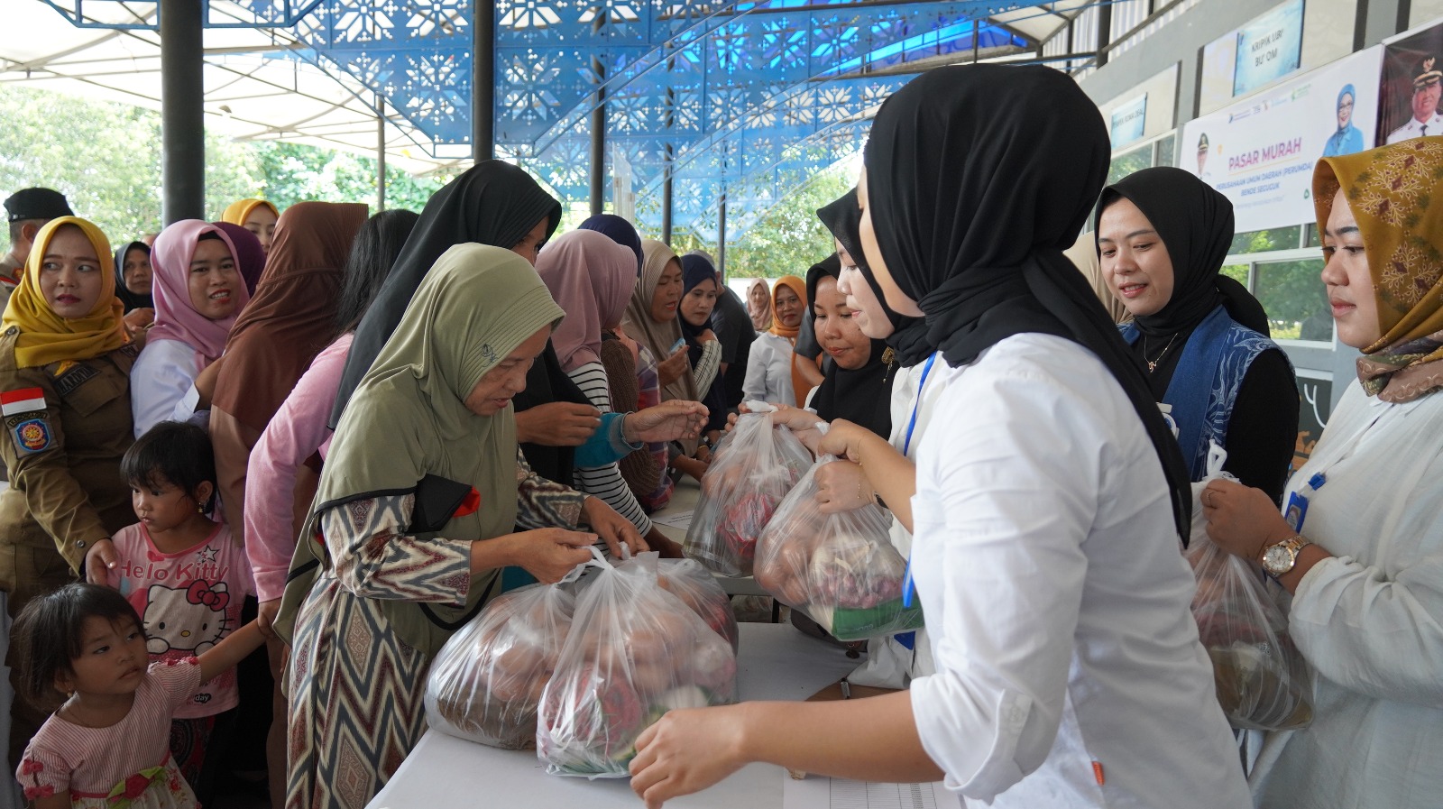 Gandeng Swasta Pemkab OKI Gelar Pasar Murah 3 Kali Sepekan