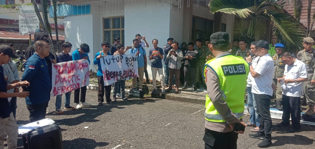 Geruduk Dinas DPMPTSP Lubuklinggau, Mahasiswa Minta Tutup Diskotek Berkedok Hotel