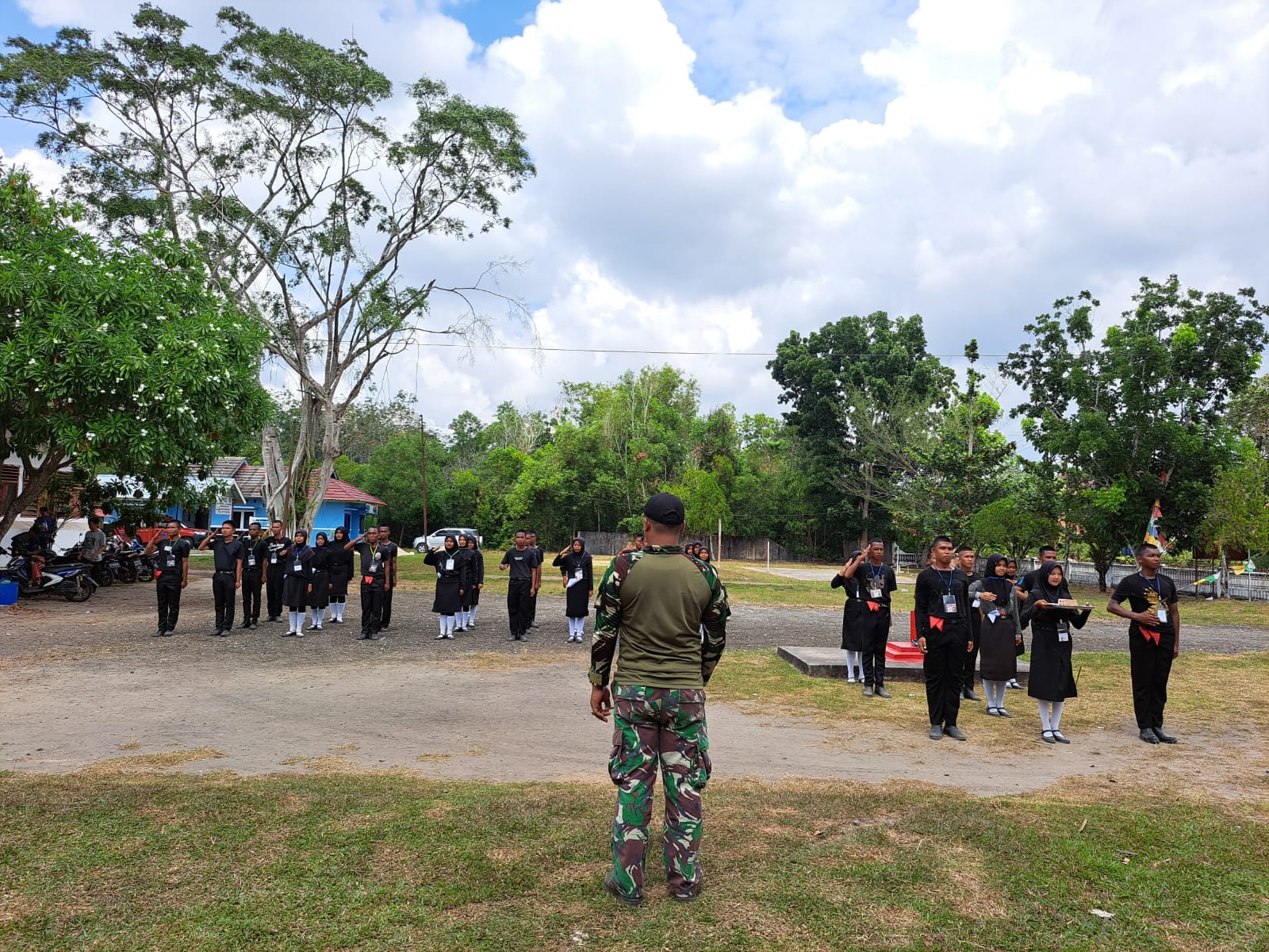 Babinsa Latih Paskibraka di Kecamatan Tanjung Batu, Guna Sambut HUT RI ke 78