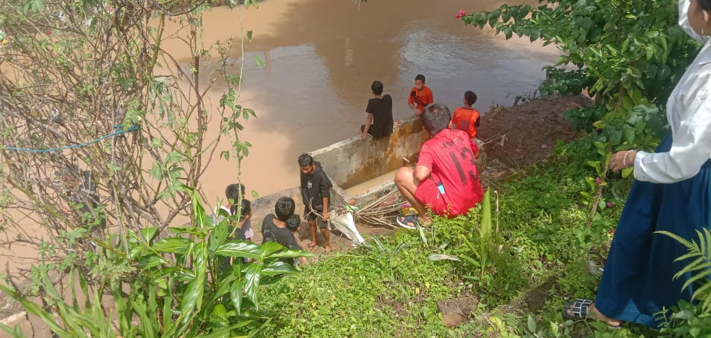 Dua Hari Pencarian Bocah Tenggelam di Sungai Mesat Belum Ditemukan