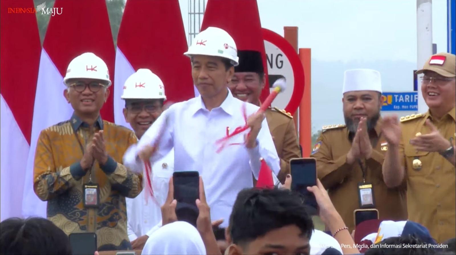 Jokowi Resmikan Jalan Tol Bengkulu –Taba Penanjung