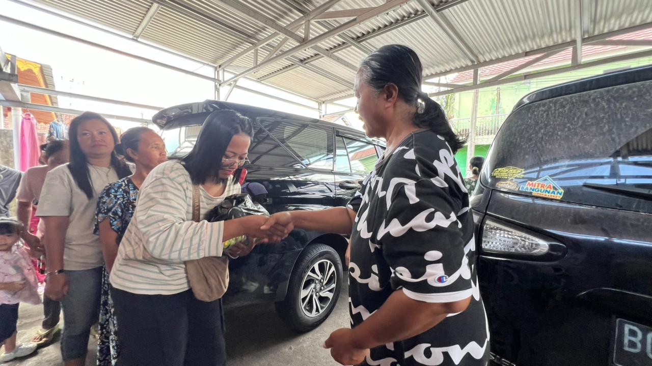 Semangat Kebersamaan, Jemaat GPIN Sekayu Berbagi Sembako 