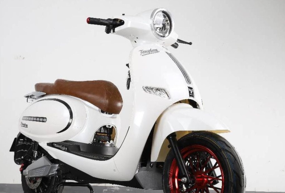 Motor Listrik Tangkas E6 Box : Tampilan Retro Modern dan Harganya Terjangkau 