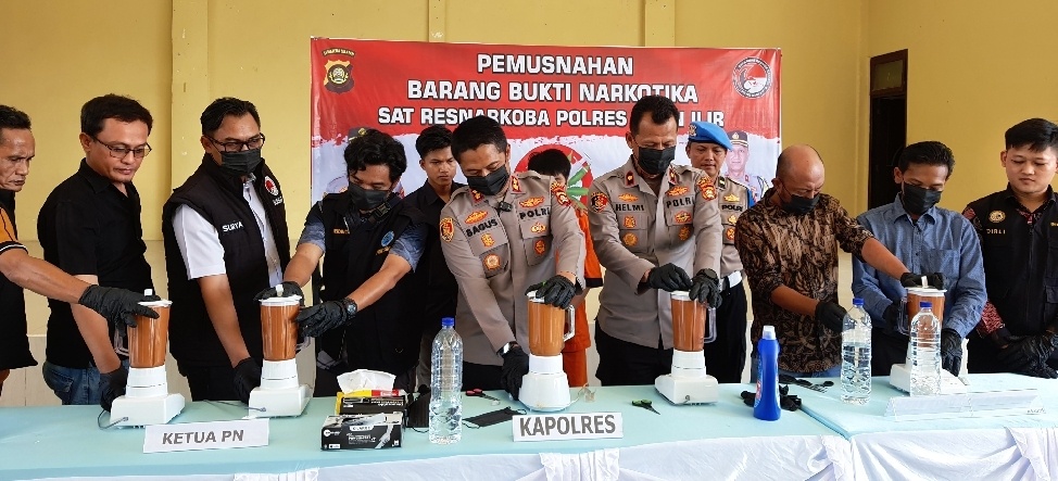 10 Ribu Pil Ekstasi  Dimusnahkan, Polres  Ogan Ilir Selamatkan  23.971 Jiwa