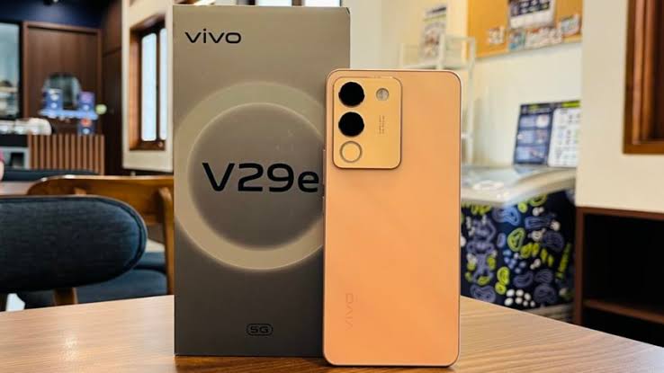 Vivo V29e Turun Harga: HP Kelas Menengah dengan RAM 16 GB, Chipset Tangguh dan Kualitas Kamera Jernih 