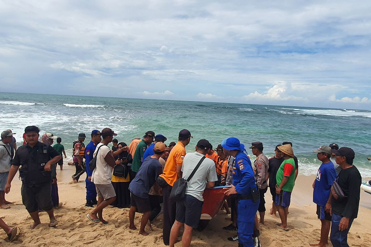 Ini Nama-Nama Siswa SMPN 7 Mojokerto Korban Terseret Ombak Pantai Drini