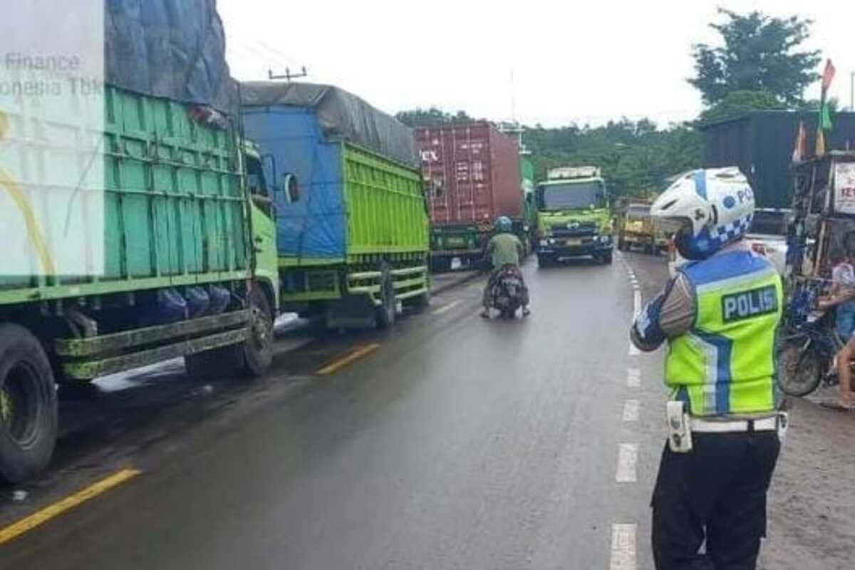 Jalintim Palembang-Betung Macet, Kapolres Banyuasin Turun Tangan 