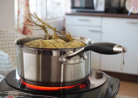 Simak! Ini 4 Tips Merebus Ketupat di Kompor agar Hemat Gas, Tak Sampai 3 Jam