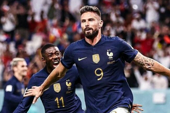 Karim Benzema di Rumah Bisa Tersenyum Melihat Penggantinya Olivier Giroud Sukses Cetak 2 Gol Kontra Australia 