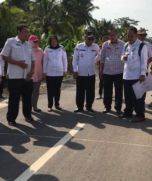 Tinjau Ruas Jalan yang Sudah Diperbaiki, Wabup Banyuasin: Semoga Dapat Meningkatkan Perekonomian