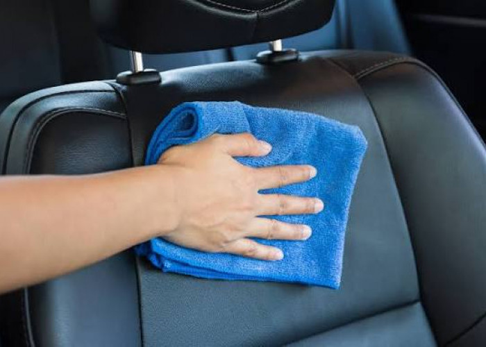 Inilah 5 Jenis Rutinitas Terbaik untuk Mencegah Retak Jok Mobil Kulit
