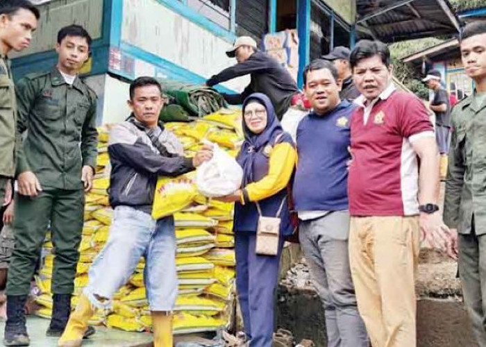 Civitas Akademika Unsri Bawa Bantuan ke Tiga Kecamatan Lahat, Mahasiswa Buka Posko Hangat di Desa Lubuk Sepang