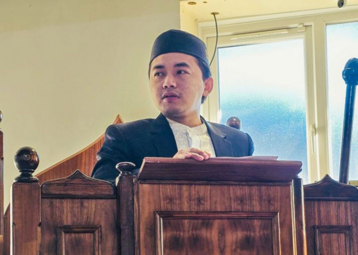 Fahmi, Mahasiswa Dual Degree UIII-SOAS Jadi Imam Masjid Indonesian Islamic Centre London 