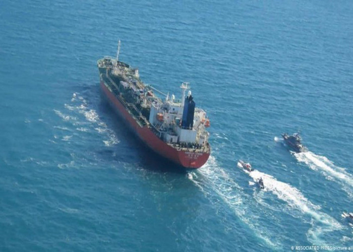 Iran Ancam Tutup Selat Hormuz, Ekonomi Dunia Terguncang 