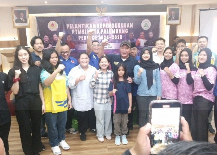 Hadiri Pelantikan Pengkot PTMSI Palembang, Gubernur Sumsel Sawer Atlet