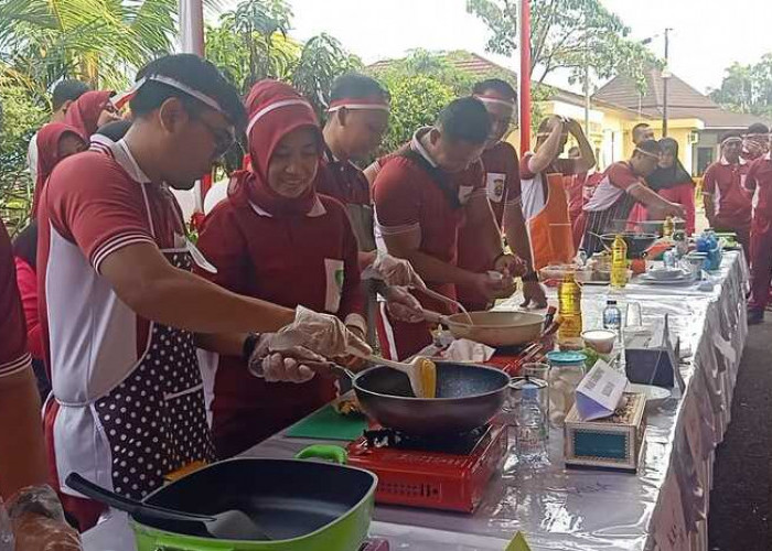 Sangar saat Menangkap Bandit, Anggota Polres OKI Cekatan Mengikuti Lomba Masak Nasi Goreng