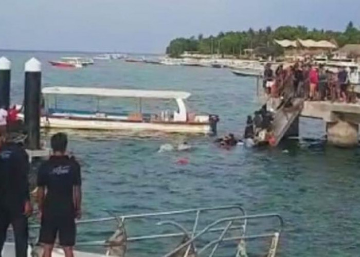 Jembatan Pelabuhan Nyuh Nusa Penida Bali Tak Sanggup Tahan Turis Langsung Ambruk, 25 Orang Tercebur ke Laut