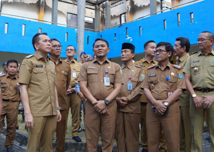 Tinjau Asrama SMAN 3 Kayuagung Terbakar, Pj Gubernur Sumsel Janji Perbaiki Kerusakan
