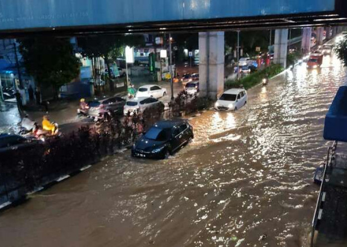Hujan, Palembang Kembali Dilanda Banjir, Beberapa Kawasan Tergenang dan Macet Dimana-mana 