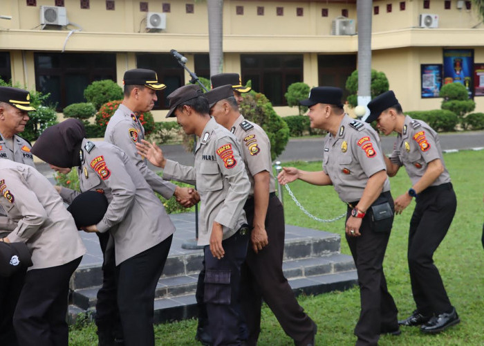 Apel Perdana Pasca Lebaran, Kapolres Ogan Ilir Pimpin Halal Bihalal dan Tekankan Profesionalisme Personel