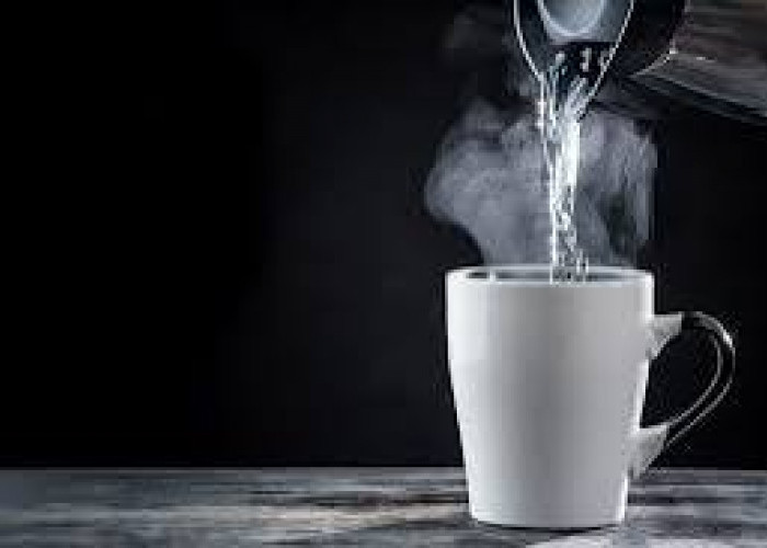 Simak! Efek Minum Air Hangat dalam Turunkan BB, Lemak Perut Hilang