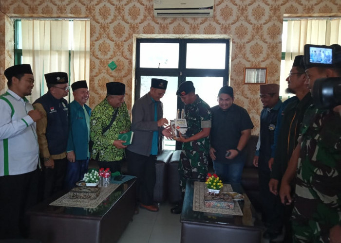 Sambut HUT TNI ke-78, Ormas Islam Prabumulih Kasih Kejutan 