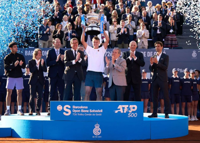 Kedigjayaan Carlos Alcaraz Rontok, Holger Rune Juara Barcelona Open 2025
