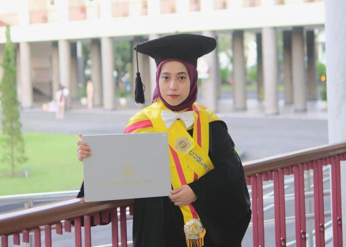 Dewi Agustiningsih, Raih Doktor di Usia 26 Tahun di UGM